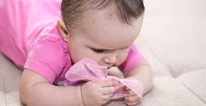 Dar autonomia ajuda no desenvolvimento do bebê, indica estudo