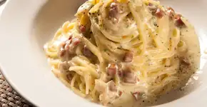 Espaguete à carbonara super saboroso