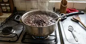 Bicarbonato na água do feijão: o que acontece quando ele é colocado durante o cozimento