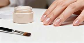 Esse truque secreto promete unhas inquebráveis!