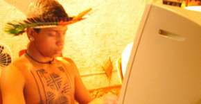 Indígenas montam site e contam sua versão da história em materiais didáticos