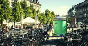 Lixeira gigante percorre a Dinamarca para limpar suas ruas