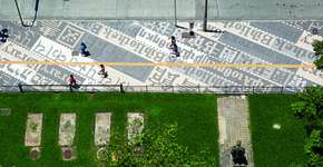 Instalação “Tramazul” envolve MASP em céu e nuvens