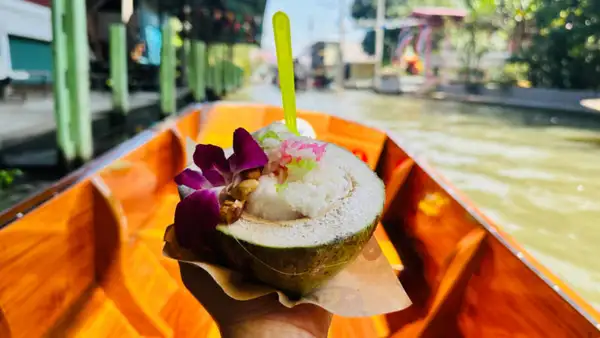 Sorvete de coco que tomei durante o passeio de canoa