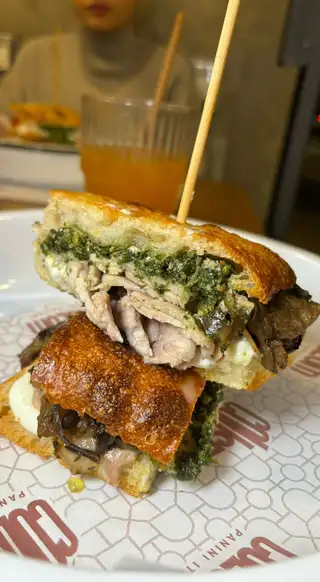 Panini Italiano em São Paulo! O coliseum oferece diversos sabores...