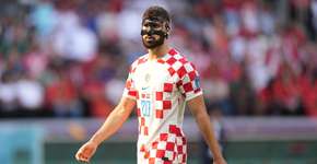 Por que o jogador da Croácia usa máscara em campo?