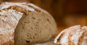 Experimente esse pão integral feito no micro-ondas em 2 minutos