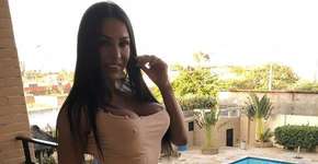 Cintura de Gracyanne Barbosa chama a atenção em foto no Instagram