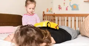 Carta para uma mãe exausta: ‘seu filho precisa que você descanse’