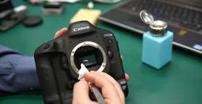 Canon oferece limpeza gratuita de câmera ou lente