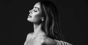 Modelo surpreende com barriga sarada no 8º mês de gestação