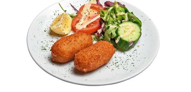 Croquete de camarão crocante por fora e saboroso por dentro