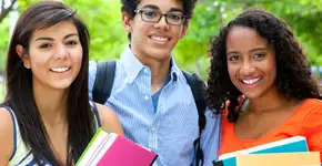 Site ajuda estudantes e recém-formados a criarem currículos em vídeo gratuitamente