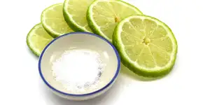 Misturar limão e sal: por que é recomendado e para que serve