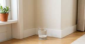 Espalhar sal grosso em todos os cantos da casa: para que serve e quando é recomendado fazer