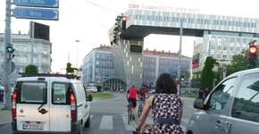 Ciclista faz vídeo com o trajeto de casa até o trabalho e ultrapassa 589 carros