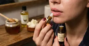 Séruns labiais poderosos: regeneração dos lábios enquanto você dorme