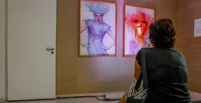 Casas à venda se transformam em galerias de arte