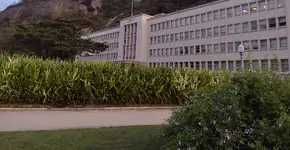 Escola oferece bolsas em cursos preparatórios para ITA e IME