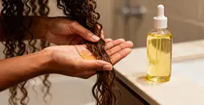 Se você tem pontas sempre ressecadas experimente este método com aloe vera