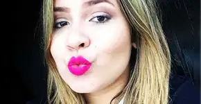 Marília Mendonça faz ensaio sensual para sua coleção de lingerie