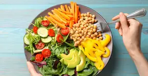 Saúde no prato: 5 cuidados com a alimentação para a prevenção de doenças