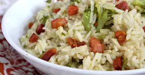 Arroz com brócolis e bacon para variar suas refeições