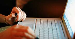 4 em cada 5 pessoas procuram conselhos de saúde na internet, diz pesquisa