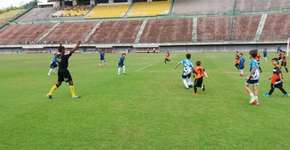 Escolinha de árbitros ajuda crianças e revela nova geração