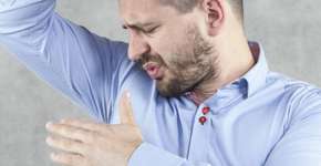 Alimentos que fazem você cheirar mal