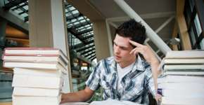 Projeto oferece cursinho gratuito a estudantes de baixa renda