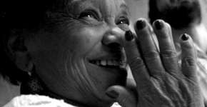 Dona Inah, a diva do samba com mais de 60 anos dedicados à música