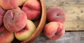 Mousse de pêssego para alegrar um dia comum