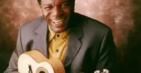 Coletivo São Mateus homenageia Almir Guineto no Teatro Rival