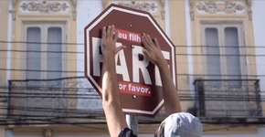 Placas de trânsito ganham mensagens de mães