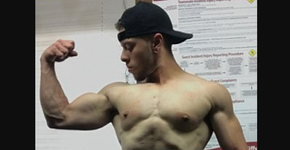 Fisiculturista trans concorre à maior competição de bodybuilding