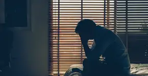 Estudo revela forte ligação entre depressão e risco de demência