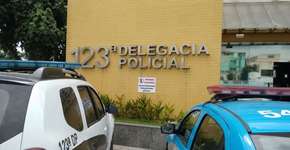 Bebê é encontrado morto após ser esquecido dentro de carro