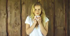 Faça um chá calmante para combater o estresse