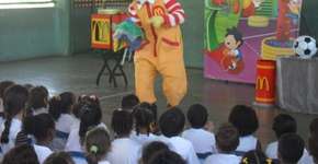 ONG notifica McDonald’s por ações de marketing em escolas