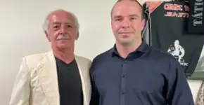 Deputado bolsonarista recebe ex-marido de Maria da Penha e web massacra