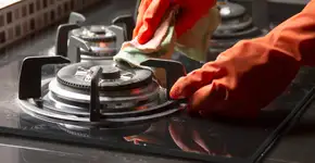 Fogão limpo sem esforço: 4 truques com vinagre e bicarbonato