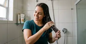 Três cabeleireiros concordam: “O condicionador não é um complemento ao shampoo, é um grande aliado que nutre, protege e também hidrata os cabelos.”