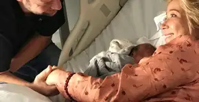 Luiza Possi publica vídeo do parto de seu primeiro filho