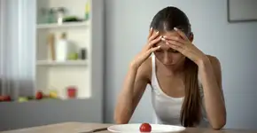 Restringir demais a alimentação pode levar à depressão, alerta estudo