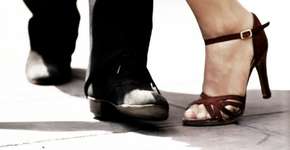 Escola de dança de salão oferece bolsas de 100%