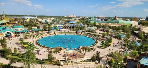 Vista para o parque temático Epic Universe