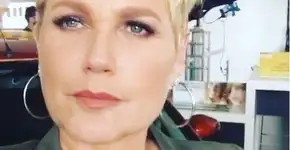 Xuxa é chamada de ‘vovó’ em foto e dá a melhor resposta