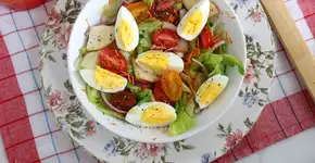 Receita de salada de verão diferente e deliciosa