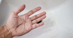 Estudo descobre que certas bebidas aceleram a queda de cabelo